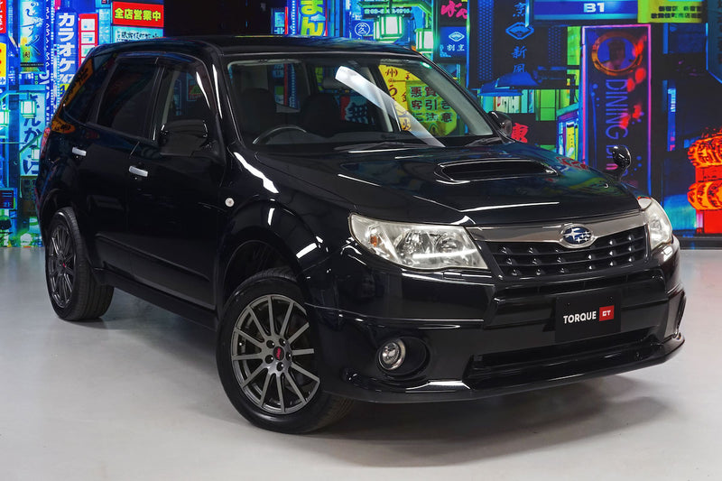 Isofix rear seats|Air Conditioning|Alloy Wheels|Climate Control|Power-assisted Steering|Power Locks|Power Windows|4-Wheel Drive|Anti-Lock Brakes (ABS)|Driver Airbag|Passenger Airbag|Xenon headlights|CD Player|Rear Spoiler
