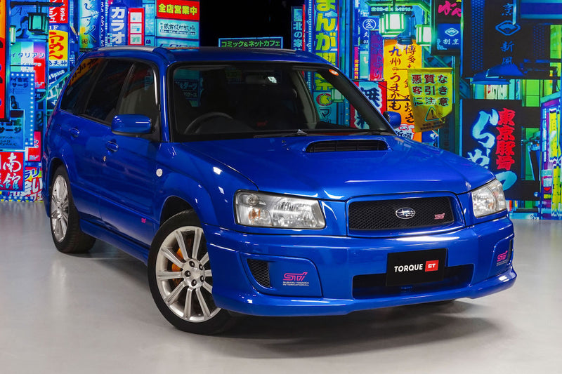 Air Conditioning|Alloy Wheels|Climate Control|Power-assisted Steering|Power Locks|Power Windows|4-Wheel Drive|Anti-Lock Brakes (ABS)|Driver Airbag|Passenger Airbag|Xenon headlights|CD Player|Rear Spoiler|Premium Sound System