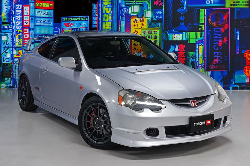Air Conditioning|Alloy Wheels|Climate Control|Power-assisted Steering|Power Locks|Power Windows|Anti-Lock Brakes (ABS)|Driver Airbag|Passenger Airbag|Xenon headlights|CD Player|Limited slip differential|Rear Spoiler