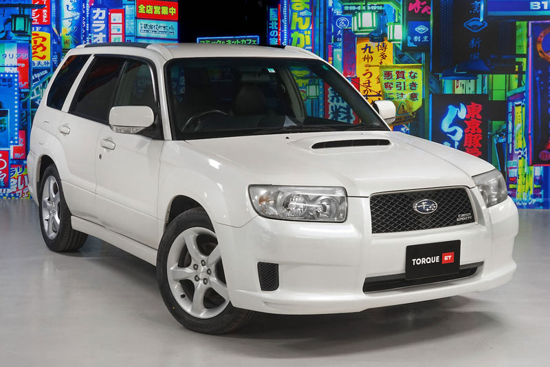 Air Conditioning|Alloy Wheels|Climate Control|Power-assisted Steering|Power Locks|Power Windows|4-Wheel Drive|Anti-Lock Brakes (ABS)|Driver Airbag|Passenger Airbag|Xenon headlights|CD Player|Rear Spoiler