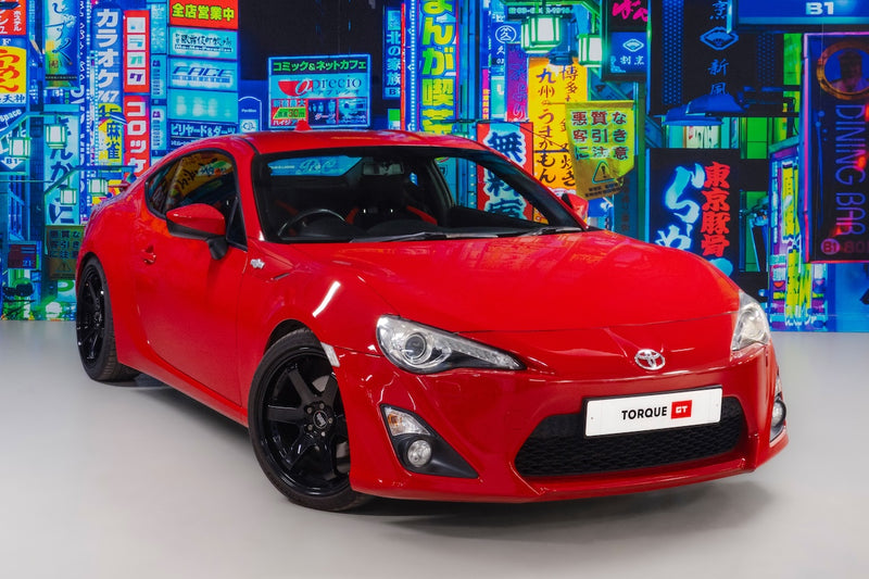 Isofix rear seats|Air Conditioning|Alloy Wheels|Climate Control|Power-assisted Steering|Power Locks|Power Windows|Anti-Lock Brakes (ABS)|Driver Airbag|Passenger Airbag|Xenon headlights|Rear Spoiler