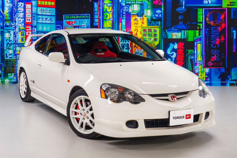 Air Conditioning|Alloy Wheels|Power-assisted Steering|Power Locks|Power Windows|Anti-Lock Brakes (ABS)|Driver Airbag|Passenger Airbag|Limited slip differential|Rear Spoiler