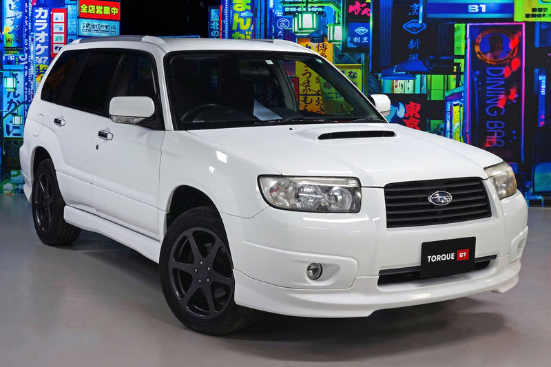 Isofix rear seats|Air Conditioning|Alloy Wheels|Climate Control|Power-assisted Steering|Power Locks|Power Windows|4-Wheel Drive|Anti-Lock Brakes (ABS)|Driver Airbag|Passenger Airbag|Xenon headlights|Rear Spoiler
