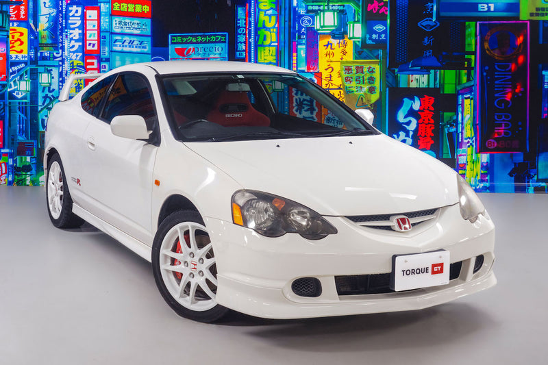 Air Conditioning|Alloy Wheels|Power-assisted Steering|Power Locks|Power Windows|Anti-Lock Brakes (ABS)|Driver Airbag|Passenger Airbag|Limited slip differential|Rear Spoiler