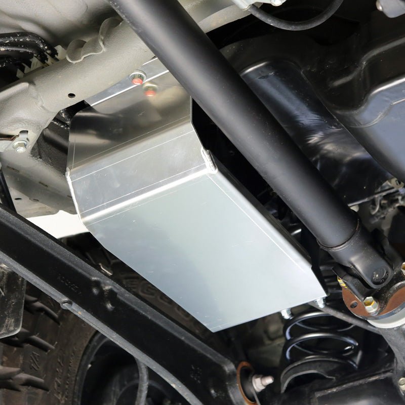 APIO Carbon Canister Guard - Suzuki Jimny (2018+) - torquegt