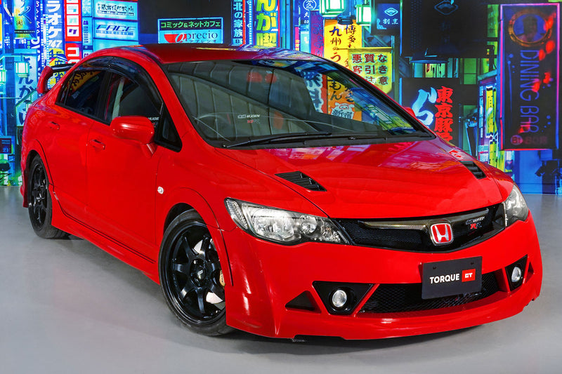 Air Conditioning|Alloy Wheels|Power-assisted Steering|Power Locks|Power Windows|Anti-Lock Brakes (ABS)|Driver Airbag|Passenger Airbag|Xenon headlights|CD Player|Limited slip differential|Rear Spoiler