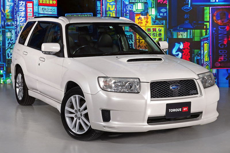 Isofix rear seats|Air Conditioning|Alloy Wheels|Climate Control|Power-assisted Steering|Power Locks|Power Windows|4-Wheel Drive|Anti-Lock Brakes (ABS)|Driver Airbag|Passenger Airbag|Xenon headlights|CD Player|Rear Spoiler