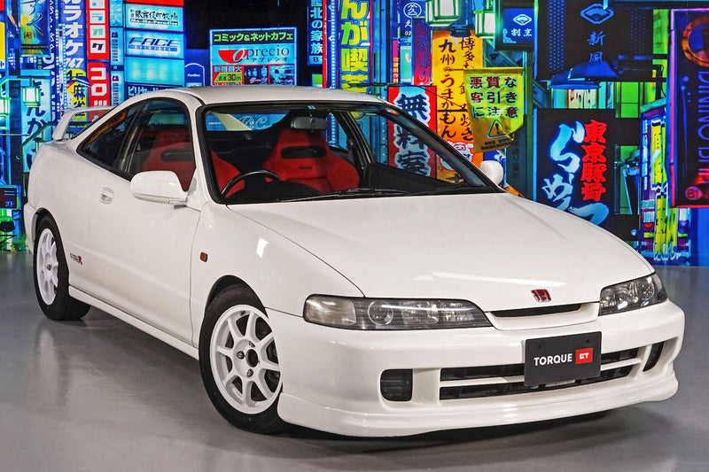 Air Conditioning|Alloy Wheels|Power-assisted Steering|Power Locks|Power Windows|Anti-Lock Brakes (ABS)|Driver Airbag|CD Player|Limited slip differential|Rear Spoiler