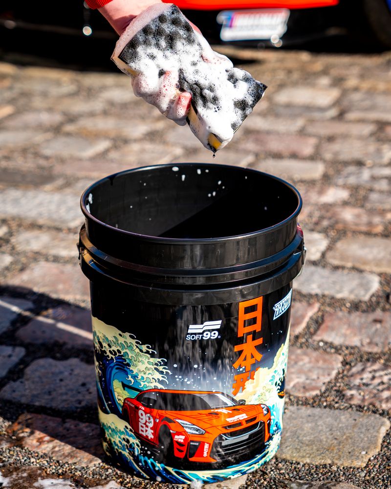 Soft99 Bucket and Grit Guard Wash Kit