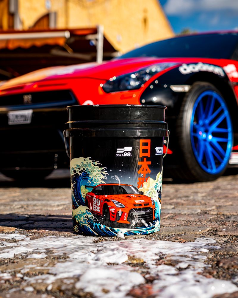 Soft99 Bucket and Grit Guard Wash Kit