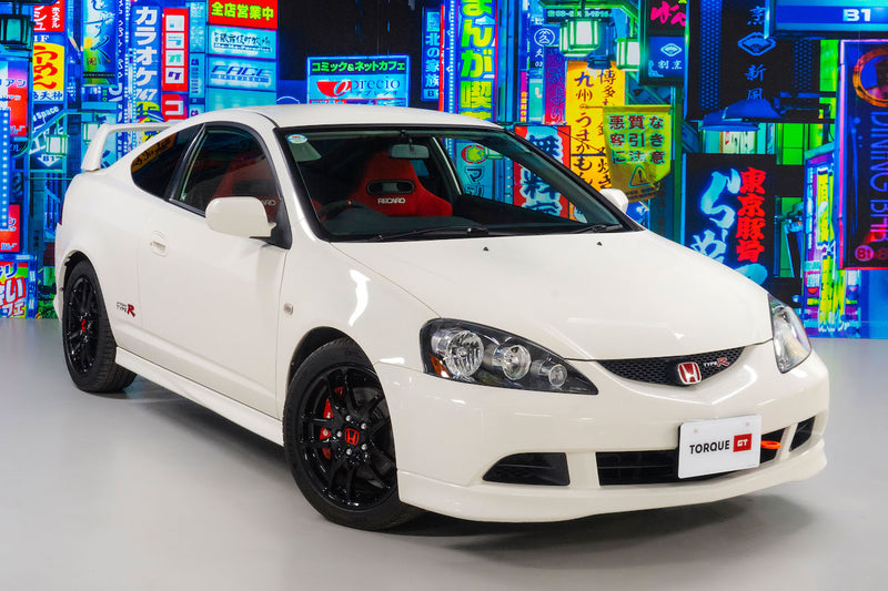 Air Conditioning|Alloy Wheels|Power-assisted Steering|Power Locks|Power Windows|Anti-Lock Brakes (ABS)|Driver Airbag|Passenger Airbag|Limited slip differential|Rear Spoiler
