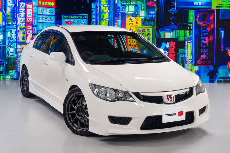 Air Conditioning|Alloy Wheels|Power-assisted Steering|Power Locks|Power Windows|Anti-Lock Brakes (ABS)|Driver Airbag|Passenger Airbag|Limited slip differential|Rear Spoiler
