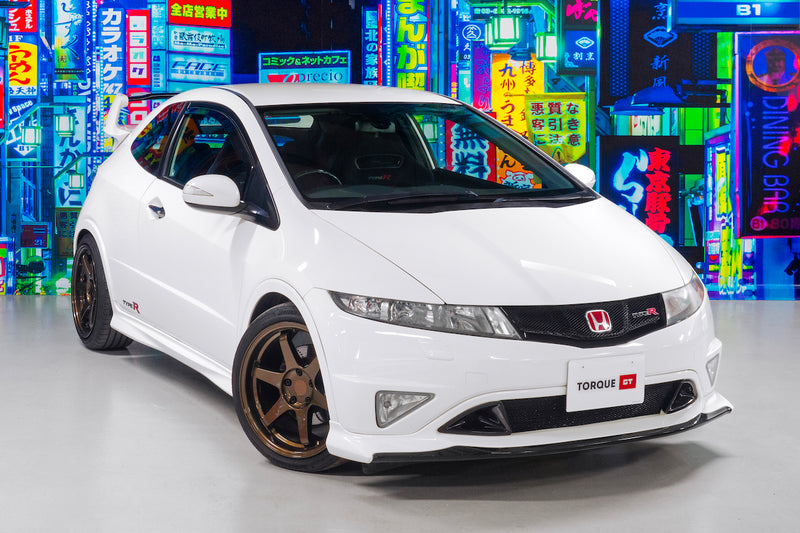 Air Conditioning|Alloy Wheels|Climate Control|Power-assisted Steering|Power Locks|Power Windows|Anti-Lock Brakes (ABS)|Driver Airbag|Passenger Airbag|CD Player|Limited slip differential|Rear Spoiler