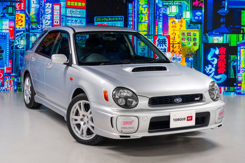 Air Conditioning|Alloy Wheels|Power-assisted Steering|Power Locks|Power Windows|4-Wheel Drive|Anti-Lock Brakes (ABS)|Driver Airbag|Passenger Airbag|Xenon headlights|CD Player|Limited slip differential|Rear Spoiler
