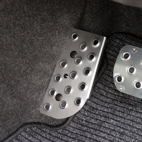 APIO Aluminium Driver's Footrest - Suzuki Jimny (1998+) - Automatic Transmission - torquegt