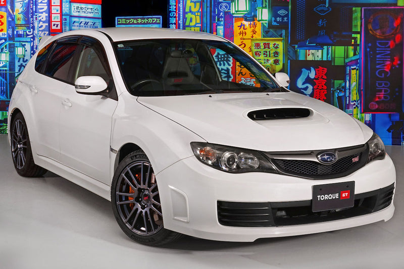 Air Conditioning|Alloy Wheels|Climate Control|Power-assisted Steering|Power Locks|Power Windows|4-Wheel Drive|Anti-Lock Brakes (ABS)|Driver Airbag|Passenger Airbag|Xenon headlights|CD Player|Limited slip differential|Rear Spoiler