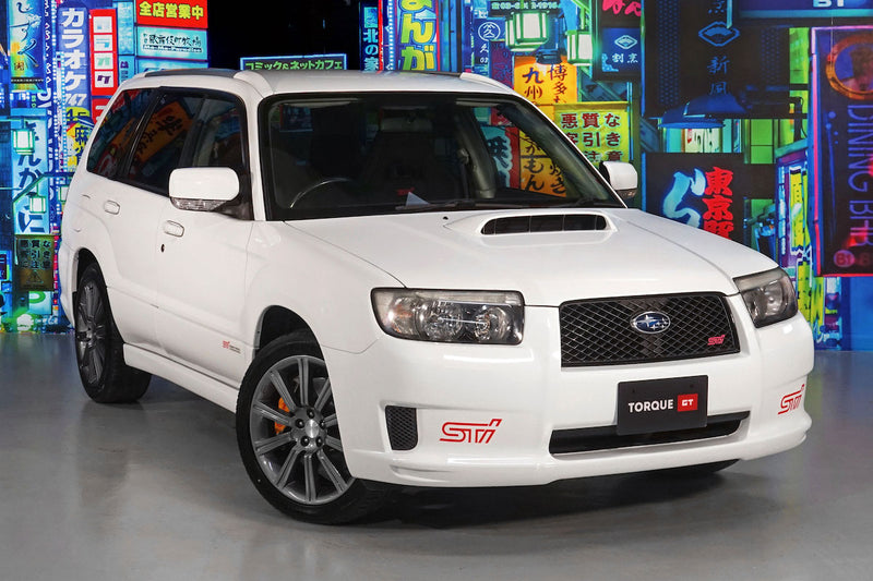 Isofix rear seats|Air Conditioning|Alloy Wheels|Climate Control|Power-assisted Steering|Power Locks|Power Windows|4-Wheel Drive|Anti-Lock Brakes (ABS)|Driver Airbag|Passenger Airbag|Xenon headlights|CD Player|Limited slip differential|Rear Spoiler|Premium Sound System
